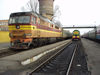 ТЭП-70 в Кременчуге поездом Полтава-Симферополь и ЧМЭ-3 с прицепными вагонами к нему